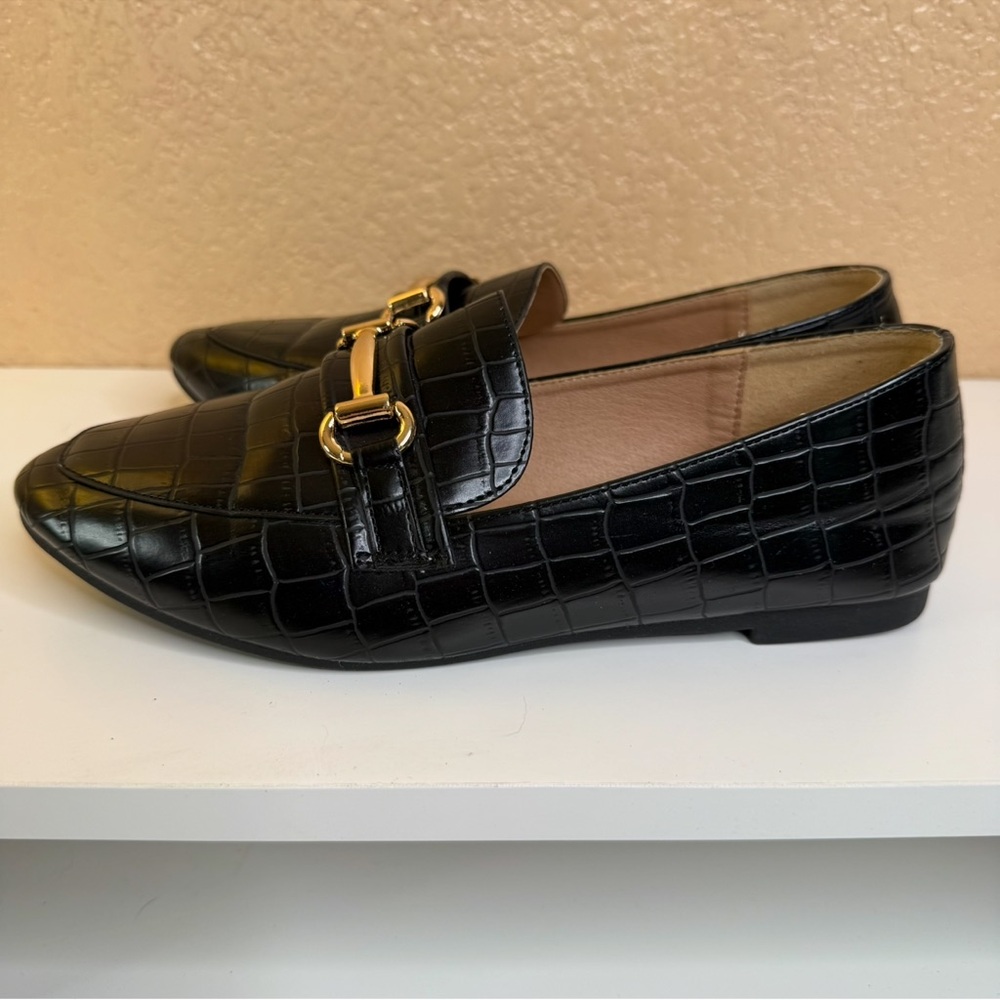 Croc Effect Chain Loafers - Picture 2 of 11